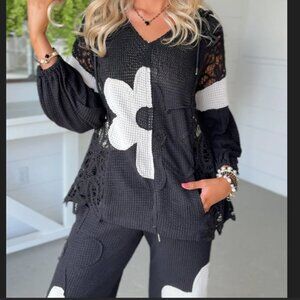 D2 NWT Boutique Davi & Dani Black and White Flower Patch Pants Set Plus Size